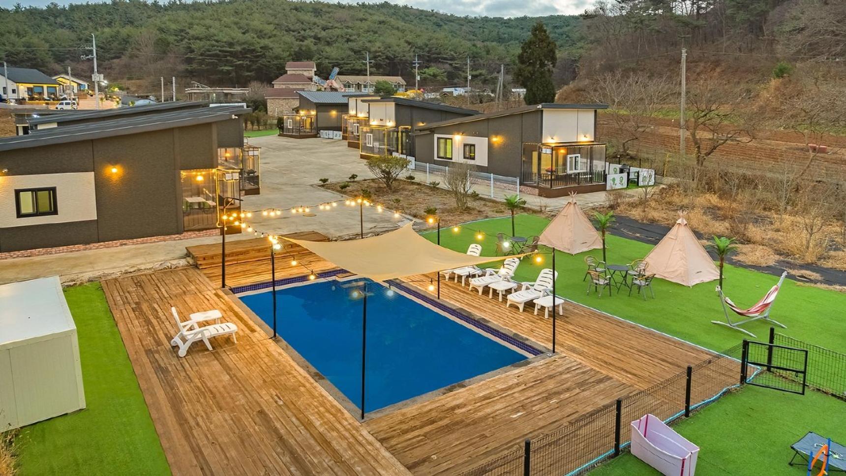 Anmyeondo Town 1967 Dog Pool Villa Тхеан Екстер'єр фото